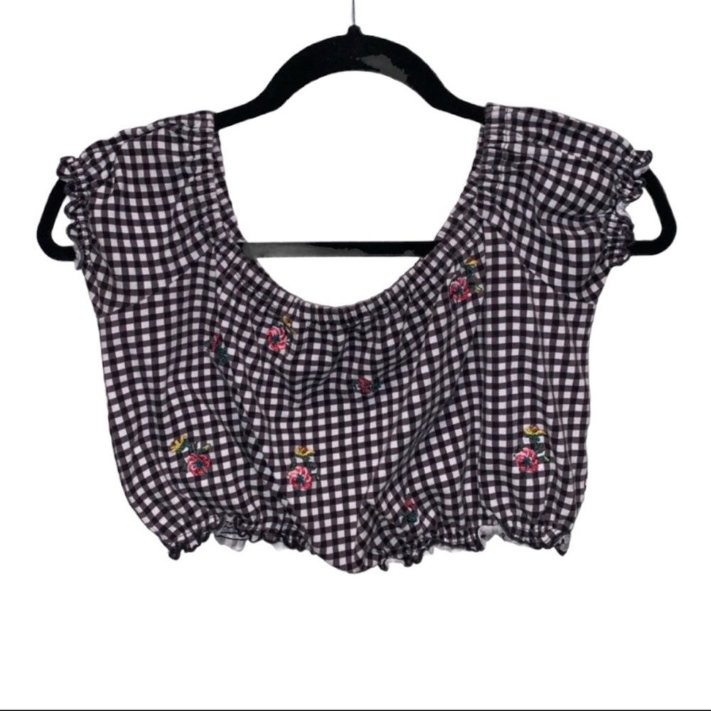 Kendall & Kylie Black and White Floral Crop Top